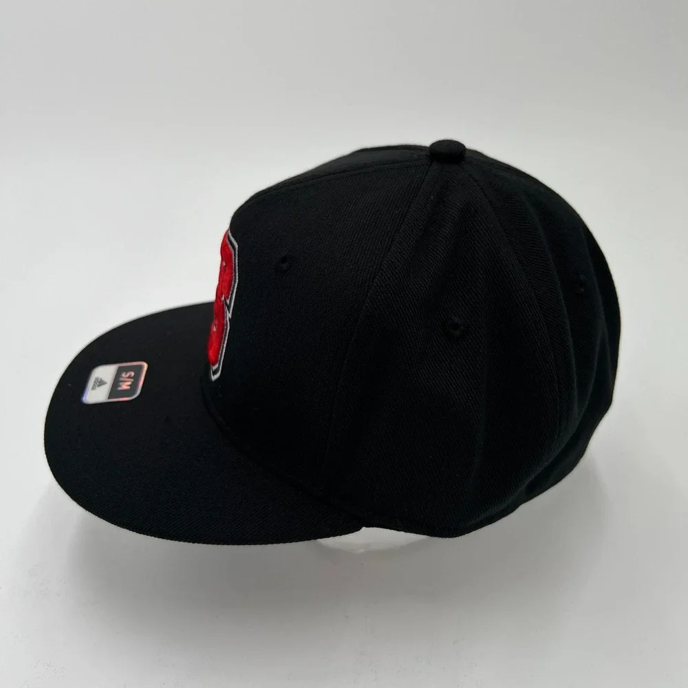 Adidas‎ NC State Wolfpack Snapback Hat Black Red S M Flexfit